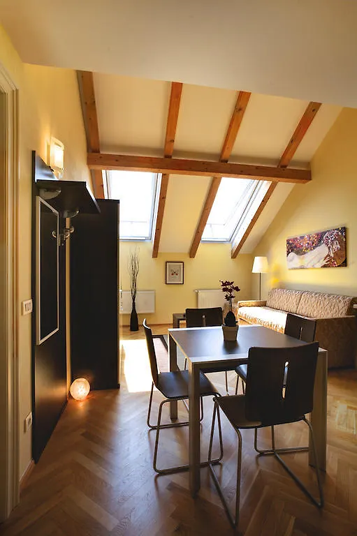 Apartment Halkova Prag Hotell