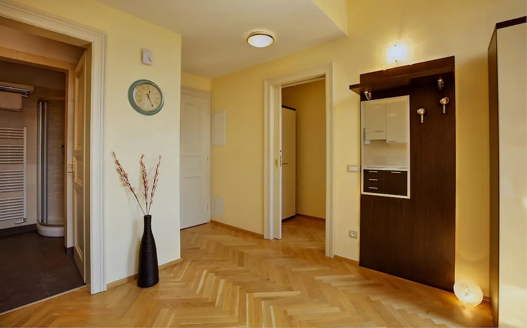 Hotell Apartment Halkova Prag