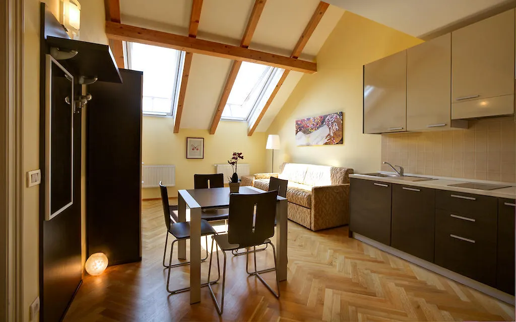 Hotell Apartment Halkova Prag