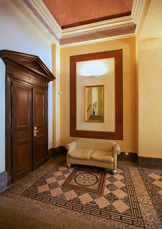 **** Hotell Apartment Halkova Prag Tjeckien