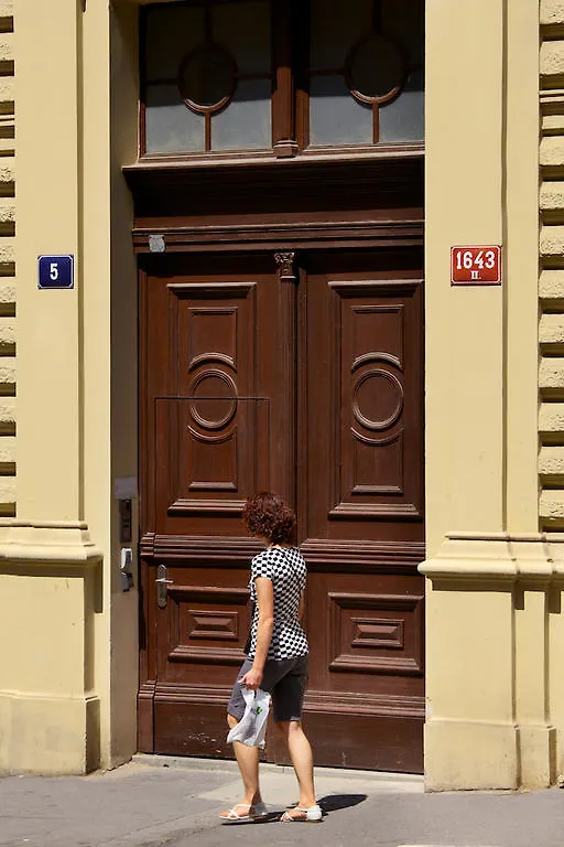 Apartment Halkova Prag Tjeckien