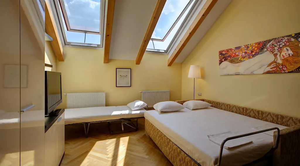 Apartment Halkova Prag Hotell