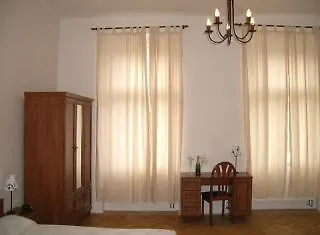 **** Hotell Apartment Halkova Prag Tjeckien